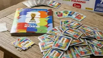 Fiebre Panini en shoppings porteños: cómo conseguir figuritas del Mundial jugando y sin pagar
